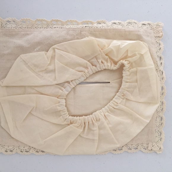 Tea party: high-class tea cup with saucer and linen napkins - Picture 8 of 9